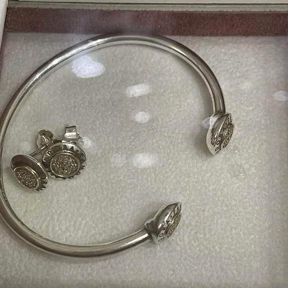 Pandora Logo Pave Open Bracelet - Picture 4 of 4